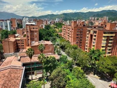 Apartamento de 4 alcobas en arriendo en Laureles, Medellín, 220 m² · foto 19 de 20