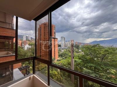 Apartamento de 3 alcobas en arriendo en Los Naranjos, Medellín, 210 m² · foto 2 de 13