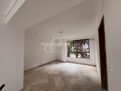 Apartamento de 3 alcobas en arriendo en Los Naranjos, Medellín, 210 m² · foto 8 de 13