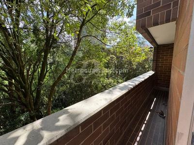 Apartamento de 2 alcobas en arriendo en Loma El Escobero, Envigado, 66 m² · foto 3 de 14