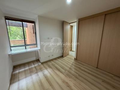Apartamento de 2 alcobas en arriendo en Loma El Escobero, Envigado, 66 m² · foto 6 de 14