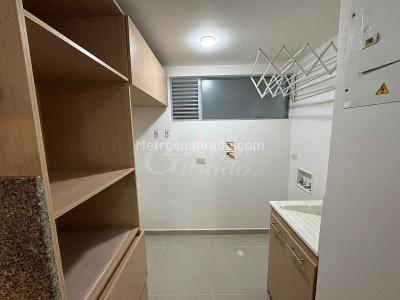 Apartamento de 2 alcobas en arriendo en Loma El Escobero, Envigado, 66 m² · foto 7 de 14