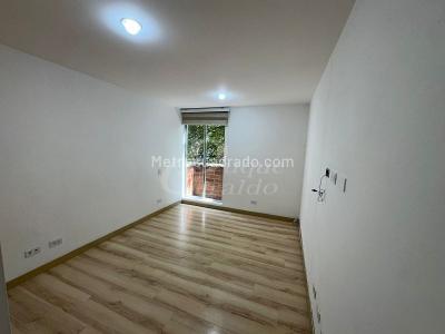 Apartamento de 2 alcobas en arriendo en Loma El Escobero, Envigado, 66 m² · foto 8 de 14