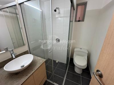 Apartamento de 2 alcobas en arriendo en Loma El Escobero, Envigado, 66 m² · foto 13 de 14