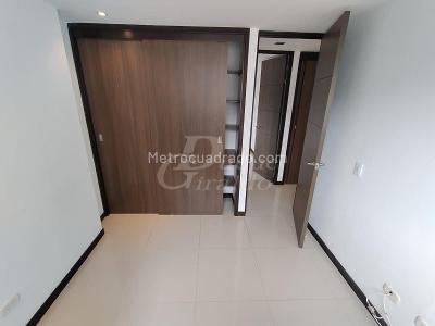 Apartamento de 3 alcobas en arriendo en San Jose, Sabaneta, 85 m² · foto 13 de 20