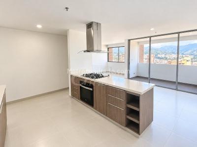 Apartamento de 2 alcobas en arriendo en El Poblado, Medellín, 90 m² · foto 2 de 16