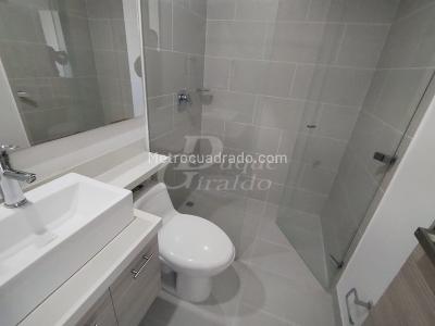 Apartamento de 2 alcobas en arriendo en El Poblado, Medellín, 90 m² · foto 13 de 16
