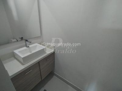 Apartamento de 2 alcobas en arriendo en El Poblado, Medellín, 90 m² · foto 15 de 16