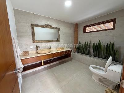 Casa de 4 alcobas en arriendo en La Mina, Envigado, 700 m² · foto 9 de 20