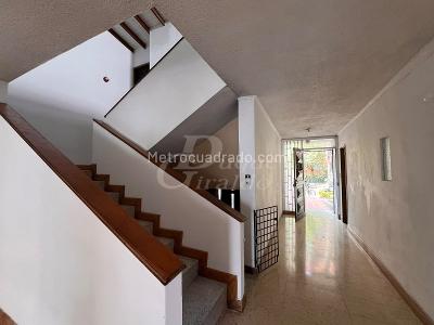 Casa de 5 alcobas en venta en Los Colores, Medellín, 450 m² · foto 3 de 20