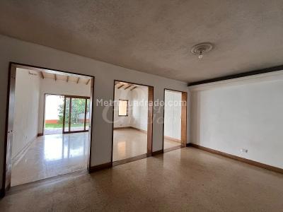 Casa de 5 alcobas en venta en Los Colores, Medellín, 450 m² · foto 4 de 20