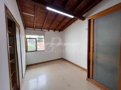 Casa de 5 alcobas en venta en Los Colores, Medellín, 450 m² · foto 5 de 20