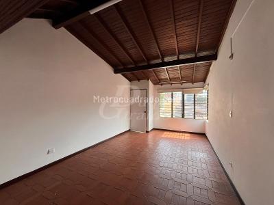 Casa de 5 alcobas en venta en Los Colores, Medellín, 450 m² · foto 10 de 20