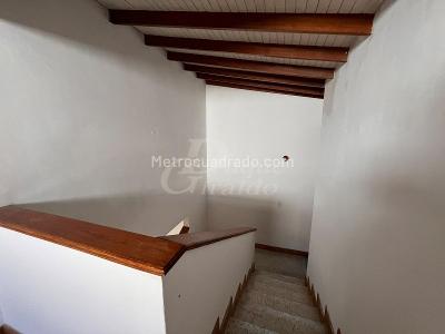 Casa de 5 alcobas en venta en Los Colores, Medellín, 450 m² · foto 13 de 20
