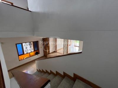 Casa de 5 alcobas en venta en Los Colores, Medellín, 450 m² · foto 14 de 20