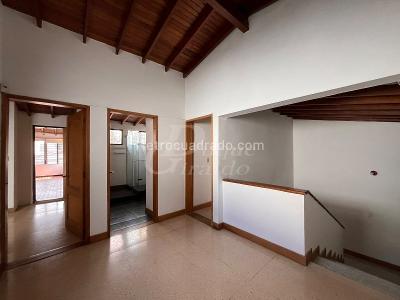 Casa de 5 alcobas en venta en Los Colores, Medellín, 450 m² · foto 15 de 20