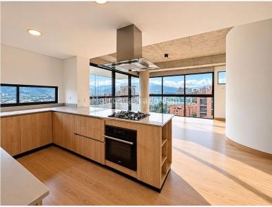 Apartamento en venta en El Poblado, Medellín · foto 2 de 20
