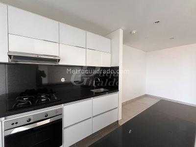 Apartamento de 2 alcobas en arriendo en El Poblado, Medellín, 90 m² · foto 2 de 20