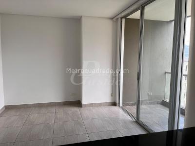 Apartamento de 2 alcobas en arriendo en El Poblado, Medellín, 90 m² · foto 3 de 20