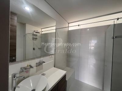 Apartamento de 2 alcobas en arriendo en El Poblado, Medellín, 90 m² · foto 16 de 20