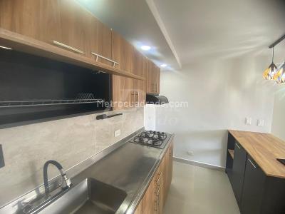 Apartamento de 2 alcobas en venta en Cimarrona, Rionegro, 46 m² · foto 2 de 10