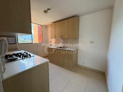 Apartamento de 3 alcobas en arriendo en Camino Verde, Envigado, 96 m² · foto 2 de 16