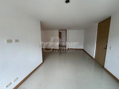Apartamento de 3 alcobas en arriendo en Camino Verde, Envigado, 96 m² · foto 4 de 16