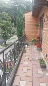 Casa de 3 alcobas en arriendo en Loma De Las Brujas, Envigado, 230 m² · foto 13 de 19