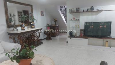 Casa de 3 alcobas en arriendo en Loma De Las Brujas, Envigado, 230 m² · foto 7 de 19