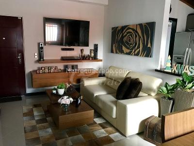 Apartamento de 2 alcobas en venta en Belen Fatima, Medellín, 64 m² · foto 2 de 16
