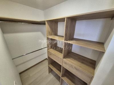 Apartamento de 3 alcobas en arriendo en Camino Verde, Envigado, 80 m² · foto 4 de 16