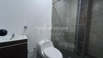 Apartaestudio en arriendo en El Dorado, Envigado, 35 m² · foto 3 de 3