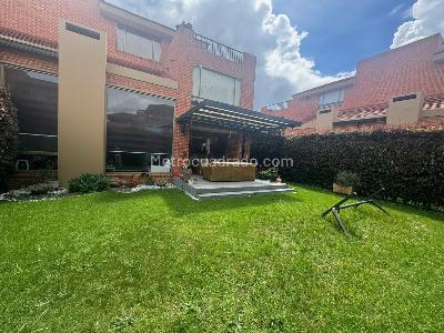 Casa en venta en Camino De Arrayanes, Bogotá · foto 2 de 14