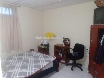 Casa de 5 alcobas en venta en Santa Librada, Bogotá, 423 m² · foto 13 de 20