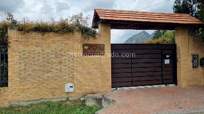 Casa de 4 alcobas en venta en Villa Lina, Chía, 1500 m² · foto 1 de 20