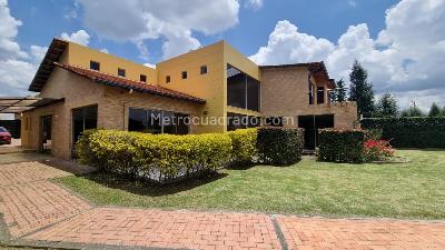 Casa en arriendo en Villa Lina, Chía · foto 2 de 20