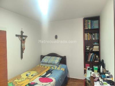 Apartamento de 3 alcobas en venta en Santa Isabel Occidental, Bogotá, 78 m² · foto 10 de 17