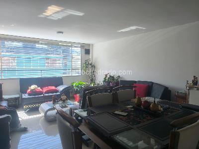 Apartamento de 3 alcobas en venta en Santa Isabel Occidental, Bogotá, 78 m² · foto 3 de 17