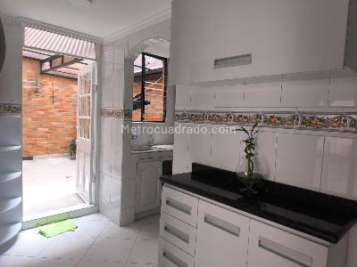 Apartamento de 3 alcobas en venta en Chico San Patricio, Bogotá, 163 m² · foto 12 de 20