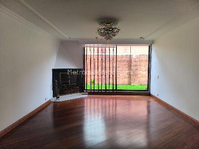 Apartamento de 3 alcobas en venta en Chico San Patricio, Bogotá, 163 m² · foto 19 de 20