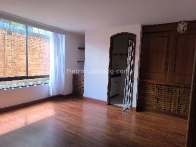 Apartamento de 3 alcobas en venta en Chico San Patricio, Bogotá, 163 m² · foto 5 de 20