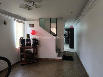 Casa de 4 alcobas en venta en Madelena Ix, Bogotá, 60 m² · foto 3 de 20