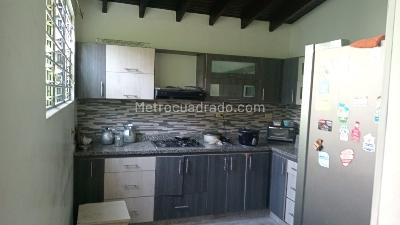 Casa de 4 alcobas en venta en Santa Fe, Medellín, 140 m² · foto 2 de 10