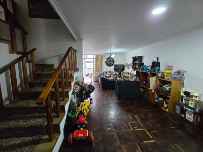 Casa de 5 alcobas en venta en Estadio Medellin, Medellín, 362 m² · foto 2 de 14
