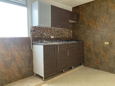 Apartamento de 3 alcobas en venta en La Castellana Medellin, Medellín, 81 m² · foto 2 de 14