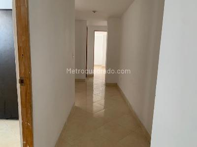 Apartamento de 3 alcobas en venta en La Castellana Medellin, Medellín, 81 m² · foto 4 de 14