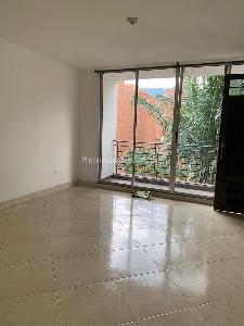 Apartamento de 3 alcobas en venta en La Castellana Medellin, Medellín, 81 m² · foto 10 de 14