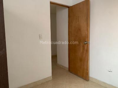 Apartamento de 3 alcobas en venta en La Castellana Medellin, Medellín, 81 m² · foto 11 de 14