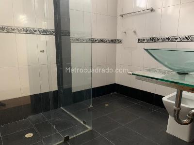 Apartamento de 3 alcobas en venta en La Castellana Medellin, Medellín, 81 m² · foto 12 de 14