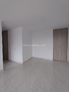 Apartamento de 2 alcobas en venta en Distrito Plaza Bello, Bello, 57 m² · foto 3 de 13